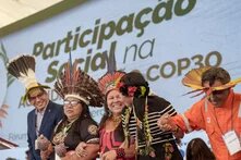 Жителі бразилії на сцені COP 30 