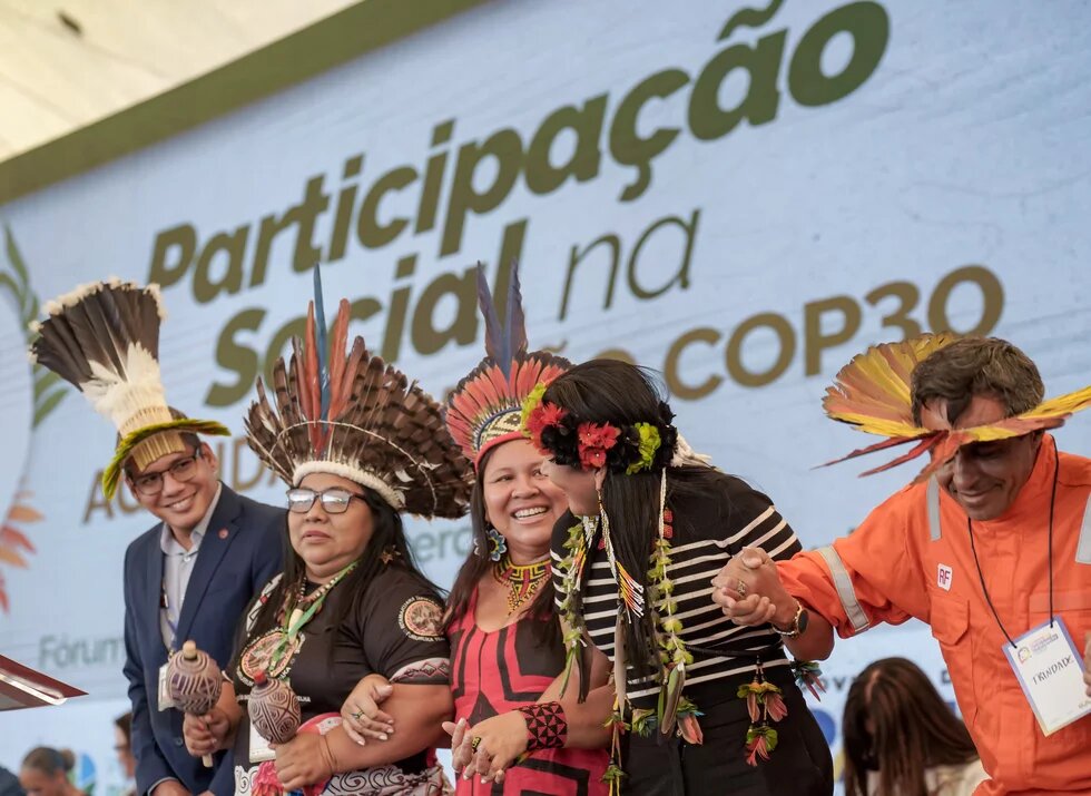 Жителі бразилії на сцені COP 30 
